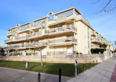 77 APARTAMENTOS XERACO DELFINES III